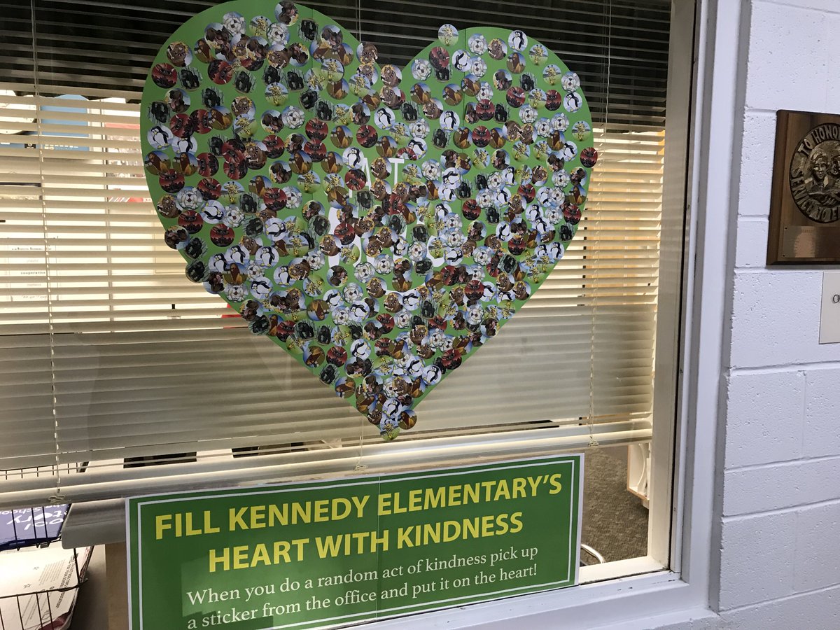 Madison_Schools's tweet image. Part of #startwithhello week is to share kindness. For each act of kindness, students put a sticker on their schools heart! Our students knocked it out of the park! #hellomadison #hellorexburg
