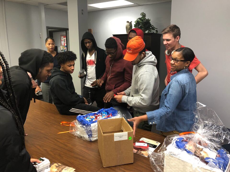 WiWestGa's tweet photo. Women Impacting West Georgia enjoyed collecting and donating items for the deserving students of South Cobb High School. #community #wiwga https://t.co/VFihF72wuf