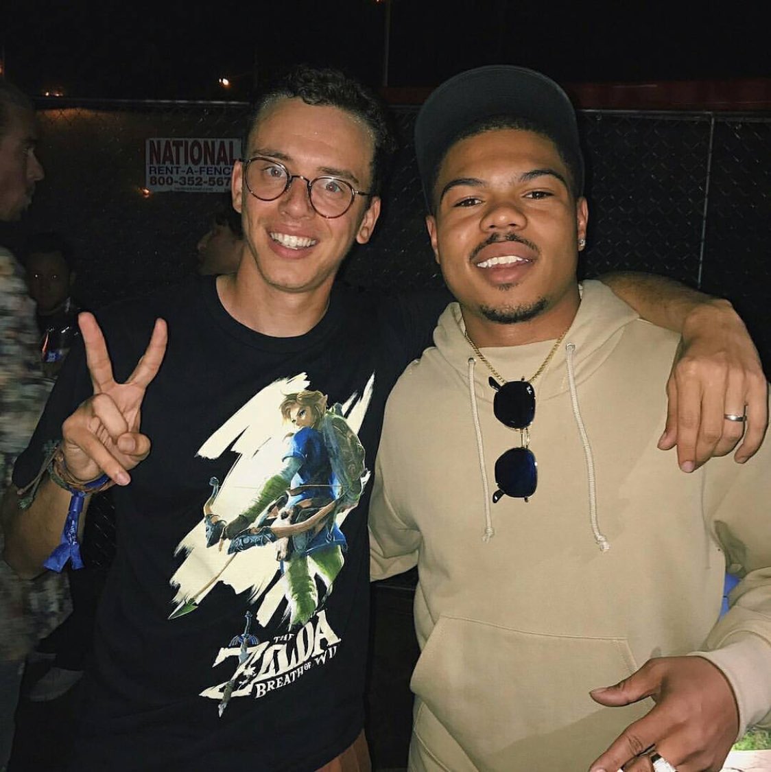 whoisPLUG's tweet photo. Logic and Taylor Bennett💙 #Bromance https://t.co/MRR4F5c0zz