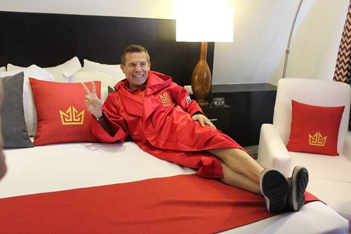 RafaSotoGil's tweet photo. Al César lo del César merecidamente @Jcchavez115 en su suite que lleva su nombre #OasisCancun https://t.co/JVFo4NNGgY