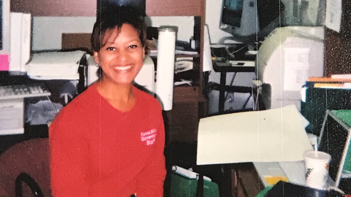principalvoices's tweet image. Happy Birthday to my back, Dr. Edwina H. Bell, the deuce of the FSU @KEDST_1973 Fall 89 Line! I love you line sister! #KEMade @MsCarlaBell @BCACDST