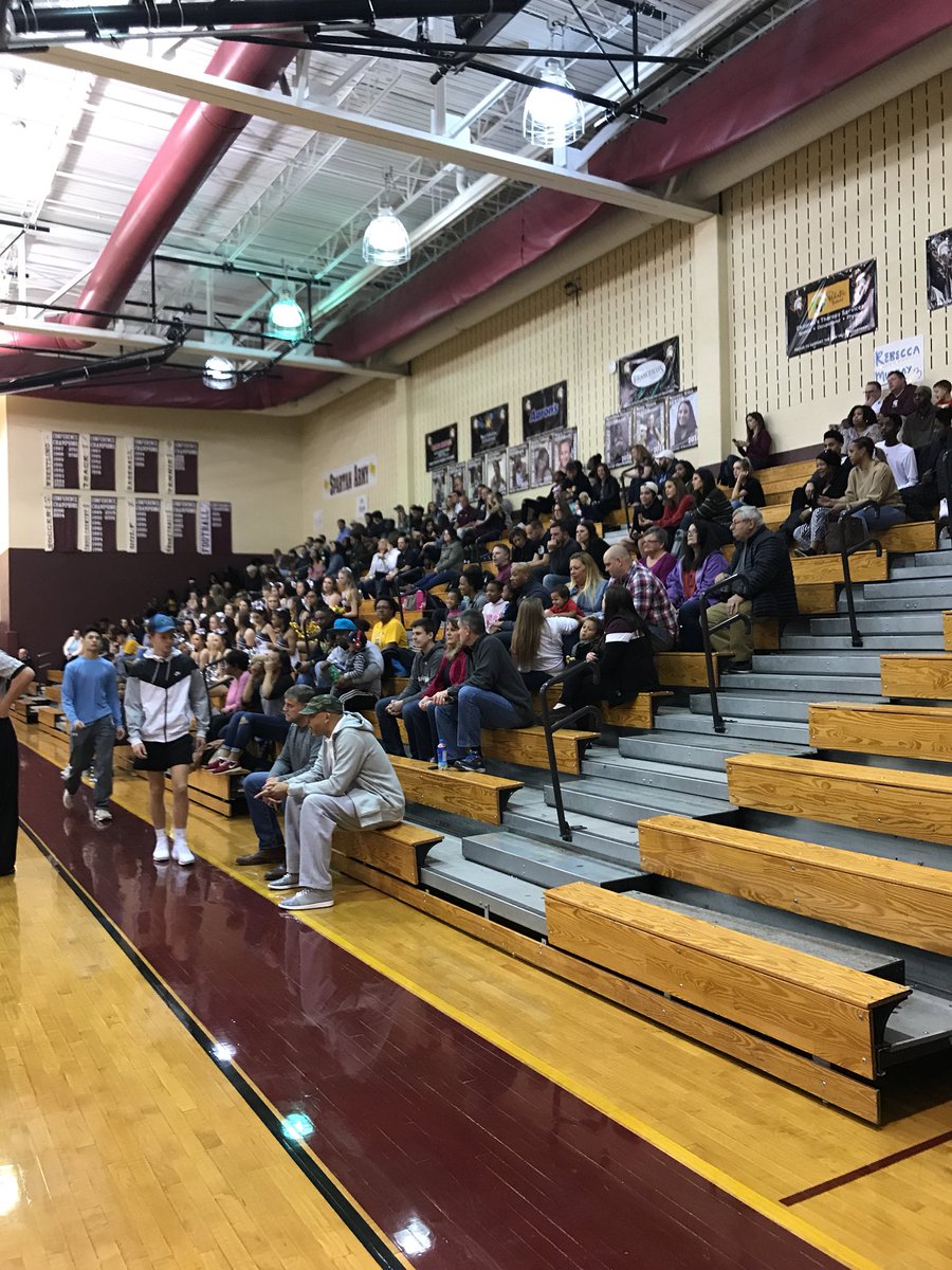 MarvinBradley07's tweet photo. #sunvalleyhs https://t.co/AiSTkRhBNW