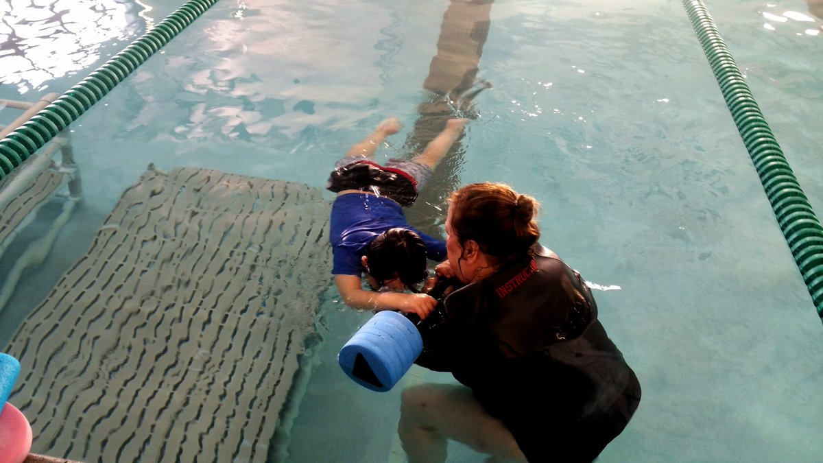 loisamaral's tweet photo. Someone has been practising hard with his swim instructor,  Ms Sue Park,  so he's ready for the cruise!

So far,  he's really good with the "cannonballs"!!  Haha. https://t.co/vHJdI2br8i