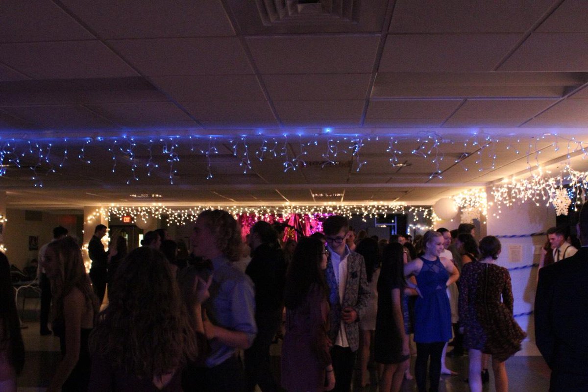 RedLandHS's tweet photo. #RLFTK
#WinterWonderland https://t.co/NCuoYRpGxp