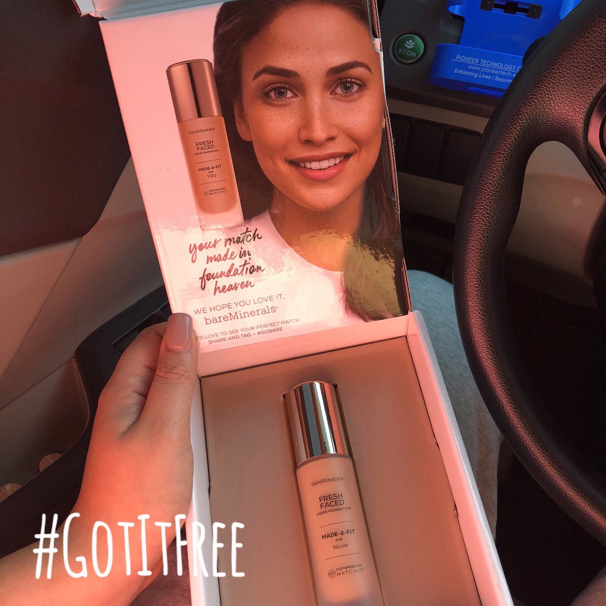 AaseNicole's tweet photo. Received my new BareMinerals Made-2-Fit foundation today! The shade is a PERFECT match to my skin! Can’t wait to do a full face and really test out the product! #complentary #influenster #gotitfree #contest #campaign #makeup #foundation #bareminerals  @influenster @bareminerals https://t.co/SrCvO6uETy