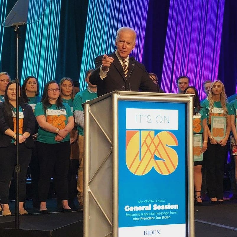 GreekYearbook's tweet photo. #AFLVCentral #ItsOnUs #greekyearbook #vp44 @AFLV https://t.co/40Mfe8CVBo