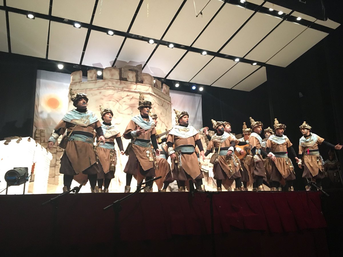 hoycarnaval's tweet photo. @MurgaMarwan reanuda el concurso tras el descanso ##COMBA2018 #COMBA2018FINAL https://t.co/YlUsd9PgEU