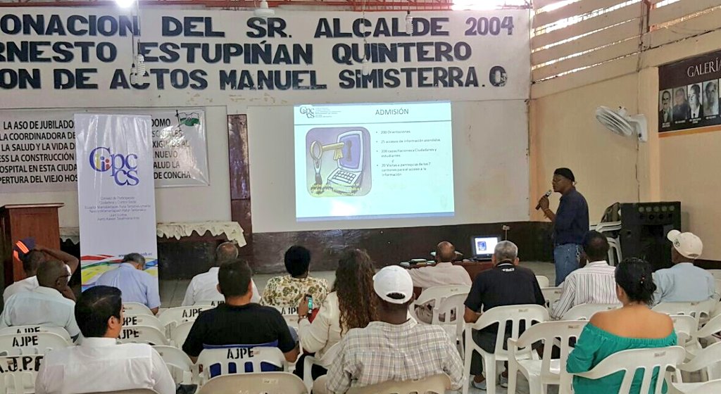 CPCCSESMERALDAS's tweet photo. @CPCCSESMERALDAS cumple con el deber de #RendirCuentas a los ciudadanos mediante las normas constitucionales ejerciendo el #ControlSocial, receptando los aportes ciudadanos que serán implementados en el informe final de la #RendiciónDeCuentas https://t.co/ZfWCUmmvsL