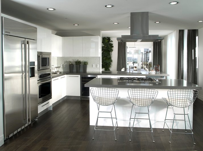 universityelect's tweet photo. While you should take some time to make sure that your newly renovated kitchen is visually appealing, it's far more important to design the space to be more productive and efficient. Here are a few tips to help: https://t.co/YD6Egerw1o https://t.co/u2fii1gbwI