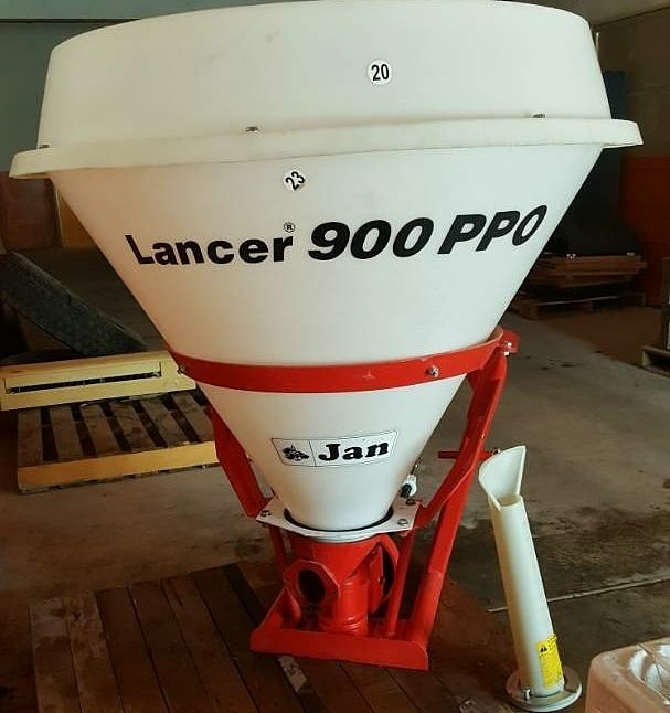 CKronosII's tweet photo. Disponible Abonadora pendular marca JAN, modelo Lancer 900 PPO, Nueva. Información al privado. #Abonadora #JAN #Ventas #Venezuela #agronegocios #Pendulo #Agricola #Agronomía #Agricultura #Sembradora #Pastos #Sabana #Abono #NPK #Urea #Estiercol #CalAgricola #Aragua #CKronosII https://t.co/X5THiI8gnF