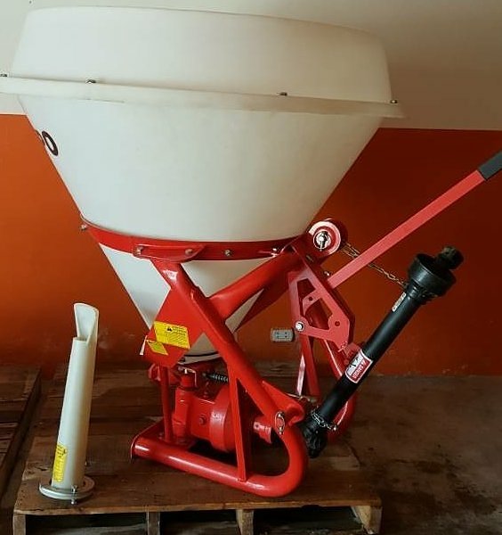 CKronosII's tweet photo. Disponible Abonadora pendular marca JAN, modelo Lancer 900 PPO, Nueva. Información al privado. #Abonadora #JAN #Ventas #Venezuela #agronegocios #Pendulo #Agricola #Agronomía #Agricultura #Sembradora #Pastos #Sabana #Abono #NPK #Urea #Estiercol #CalAgricola #Aragua #CKronosII https://t.co/X5THiI8gnF