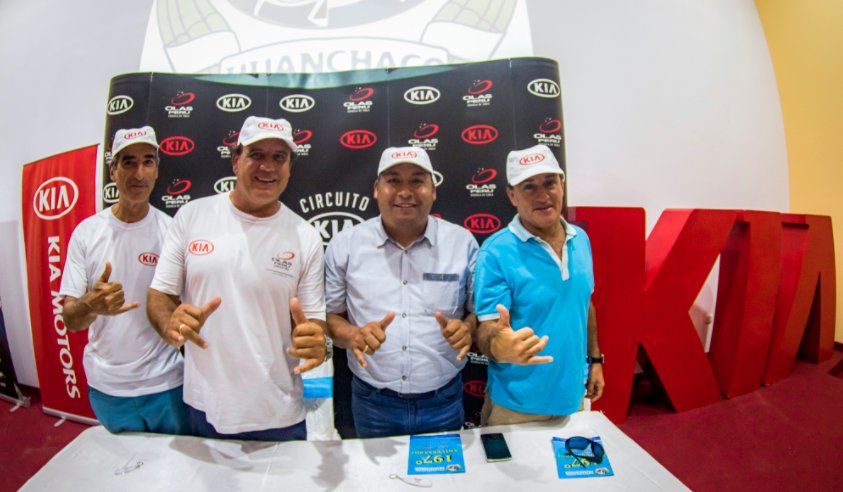escuelaolasperu's tweet photo. En conferencia de prensa, @RobertoMuelas, organizador del #SemilleroKia, señaló que la playa El Boquerón será el punto donde los niños y niñas de las categorías 8, 10, 12 14 y 16 años disputarán la fecha dos de este torneo https://t.co/gLCAL21wWk https://t.co/cpsxpSdz6i