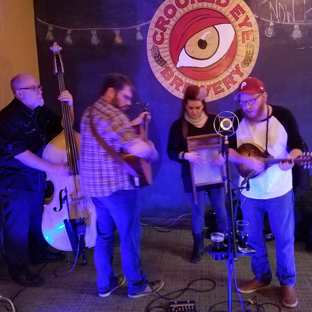 @riverbonesband is up playing some older #bluegrass and folk. Some good toe tapping music for a Friday evening.