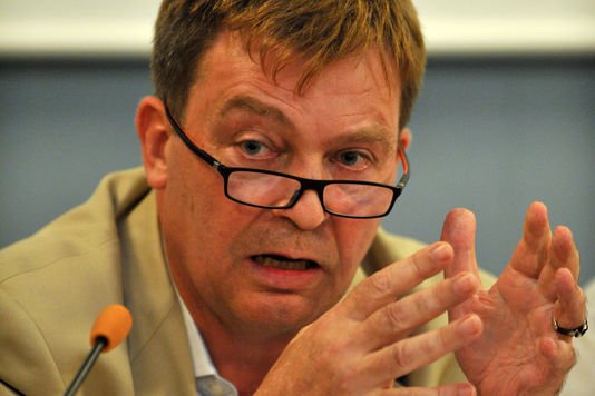 urgencedarfour's tweet photo. Pierre Henry, Directeur général de France Terre d'Asile, interviendra à  Paris, le mercredi 14 février, à la soirée "combattre l'esclavage en  Libye et dans le monde" https://t.co/vUntMsiFwL