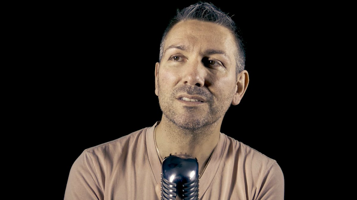 CloudySkyFilms's tweet image. Take On Me bit.ly/T8KonME
#takeonme #liveversion #acousticversion #aha #frenchsaba #cover #emotional #ahacover #takeonmecover #cryingman #classicrock #valentinesday #lovelife #bekindtooneanother #bekind #lifeisbeautiful #afrenchguynamedsaba #cloudyskyfilms #singing #love