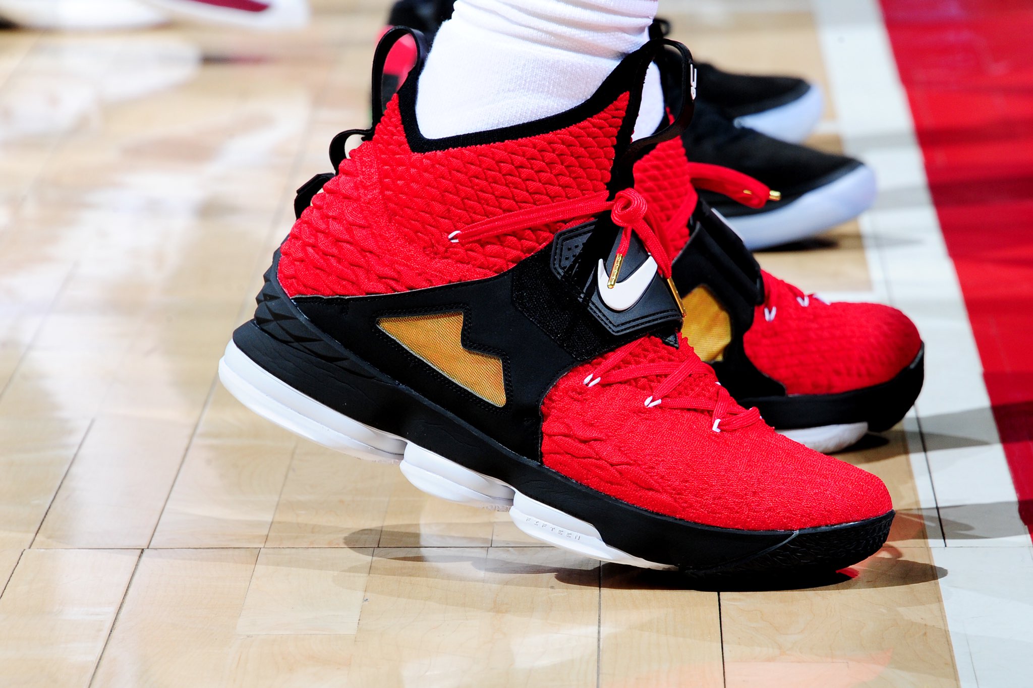B R Kicks on X LeBron James with the alternate Nike LeBron 15 Diamond Turf tonight https t 8MwJXVjSWd X