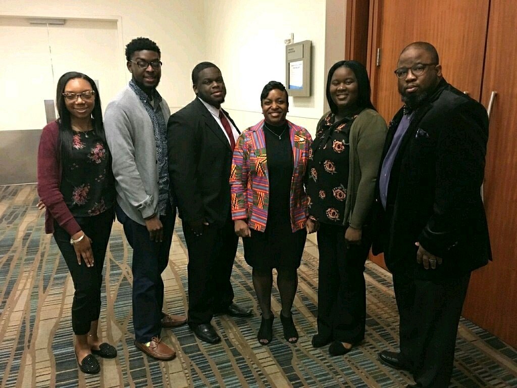 <a href="/BenedictEDU/">Benedict College</a> Dean <a href="/damarahightower/">Dr. Damara Hightower Mitchell</a> w/future teachers from the School of Ed <a href="/teamTENTH/">The Talented Tenth</a> conference! #TheBESTofBC