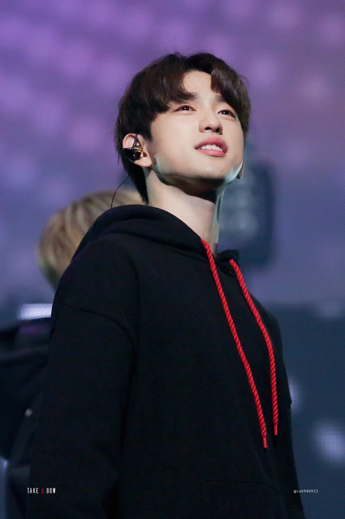tab940922's tweet photo. 180203 아가새연구론 팬미팅 #진영 #갓세븐 #GOT7 #Jinyoung 🐤💋💕 https://t.co/kLVpcK3ukU