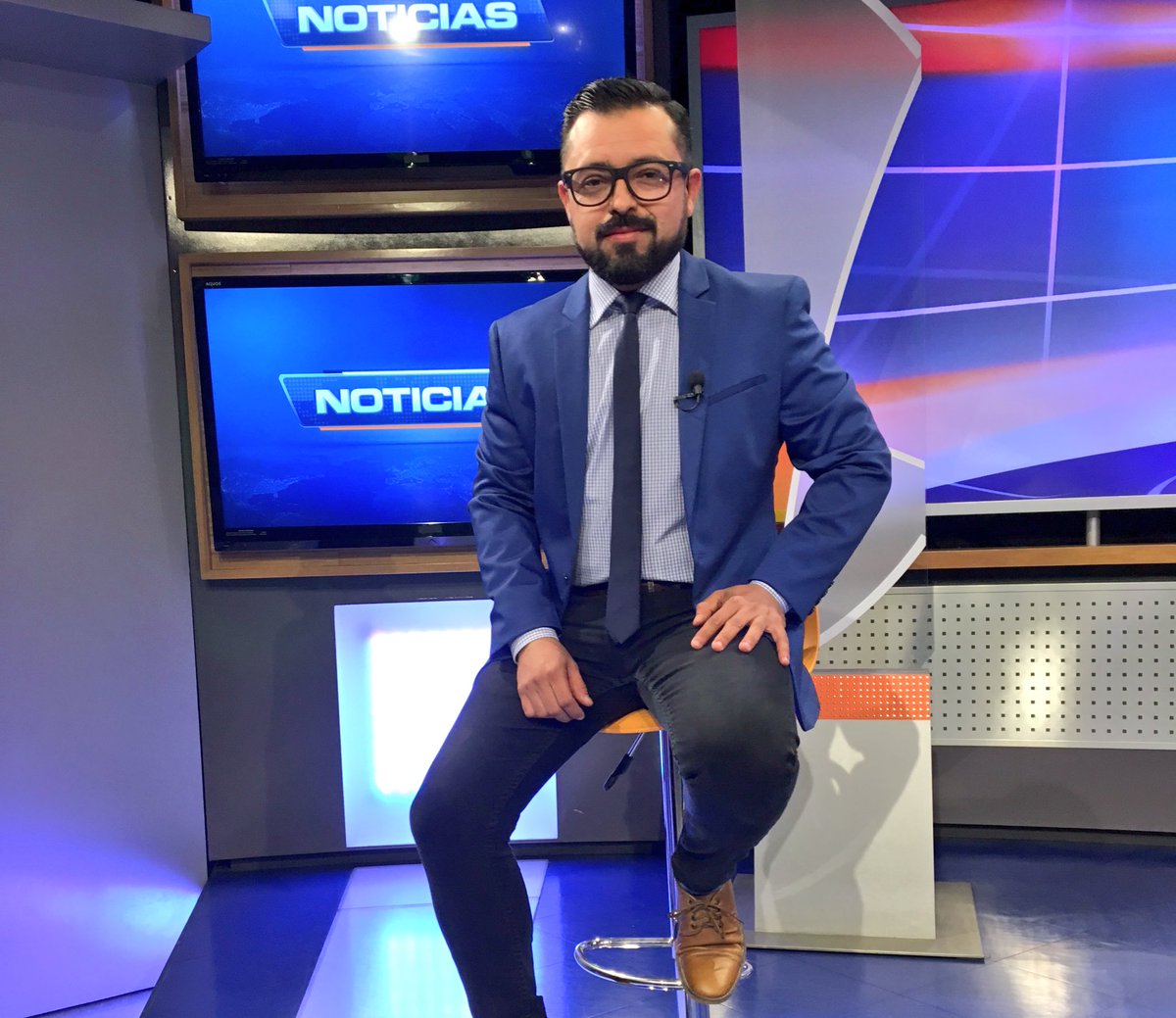 vallevisiontv's tweet photo. Las noticias desde la frontera de #Tamaulipas | Acompáñanos hoy en #NoticiasVallevisión 9:00 pm EN VIVO Canal 8.1 y https://t.co/9CKrcaC5Qq #Matamoros #Reynosa #NLaredo #CdVictoria #Tampico #ValleHermoso https://t.co/ukAYZzUtrd