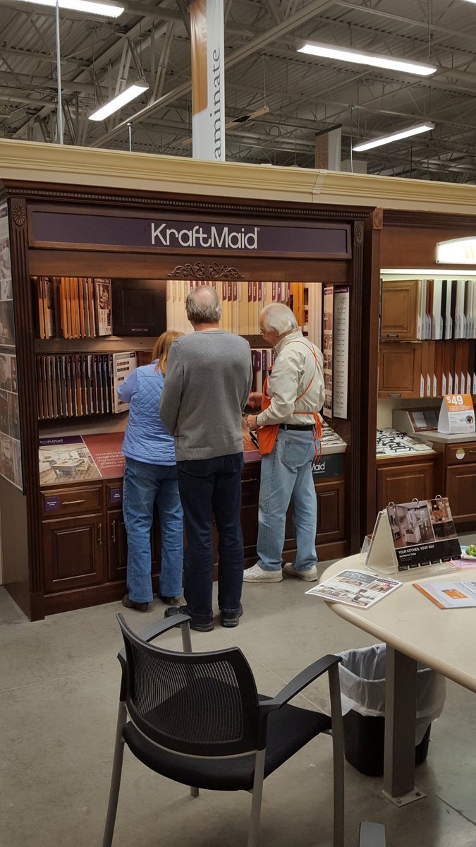 Kitchen Night #HD4185 thank you to vendors and associates. Outstanding job to my designers and team tonight. Starting off the new year right <a href="/MattStuffletHD/">Matt Stufflet</a> @Orangelife_99 <a href="/lauren_s_angelo/">Lauren Angelo</a> <a href="/sborzie4185/">susan sborz</a> <a href="/beemer163/">Krissy Fox</a>