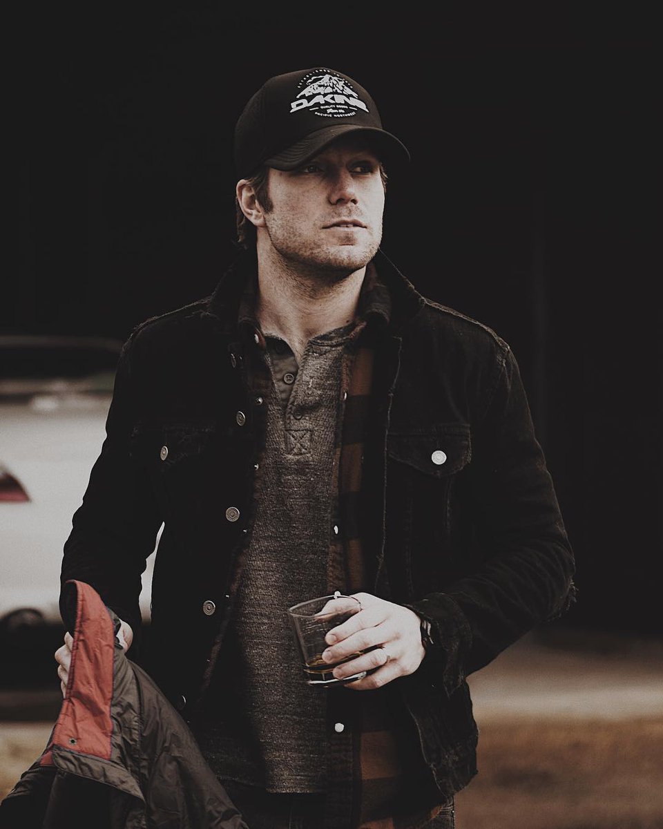 Cheers, my friends.🥃 Here's to the weekend.