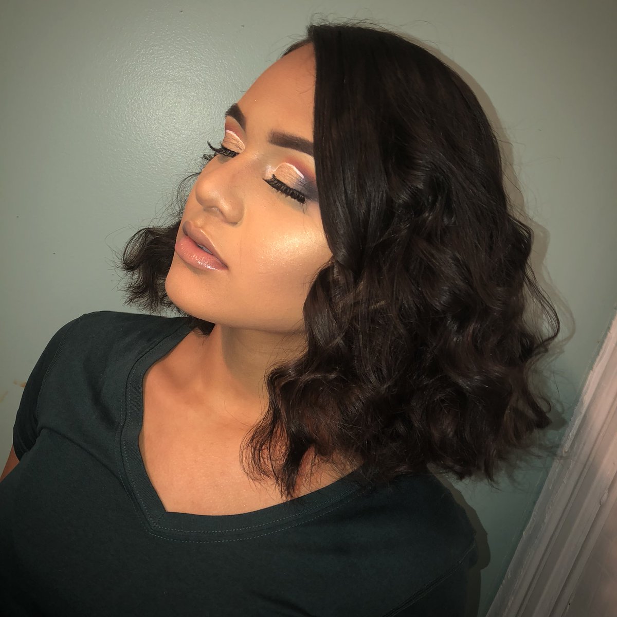 angiedollaz's tweet photo. makeup by me 💋 a rt can help me get out there, follow my makeup page on ig @/beatsbyang https://t.co/EvYlHTV7Pw