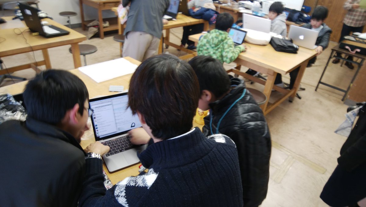 CoderDojoKonan_'s tweet image. 終盤になり、発表会に向けてラストスパート！
#coderdojo #coderdojo岡南