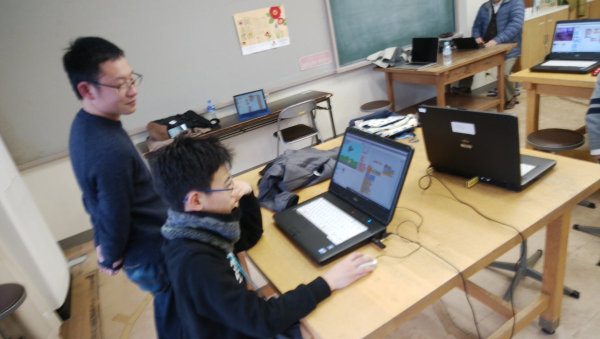 CoderDojoKonan_'s tweet image. 終盤になり、発表会に向けてラストスパート！
#coderdojo #coderdojo岡南