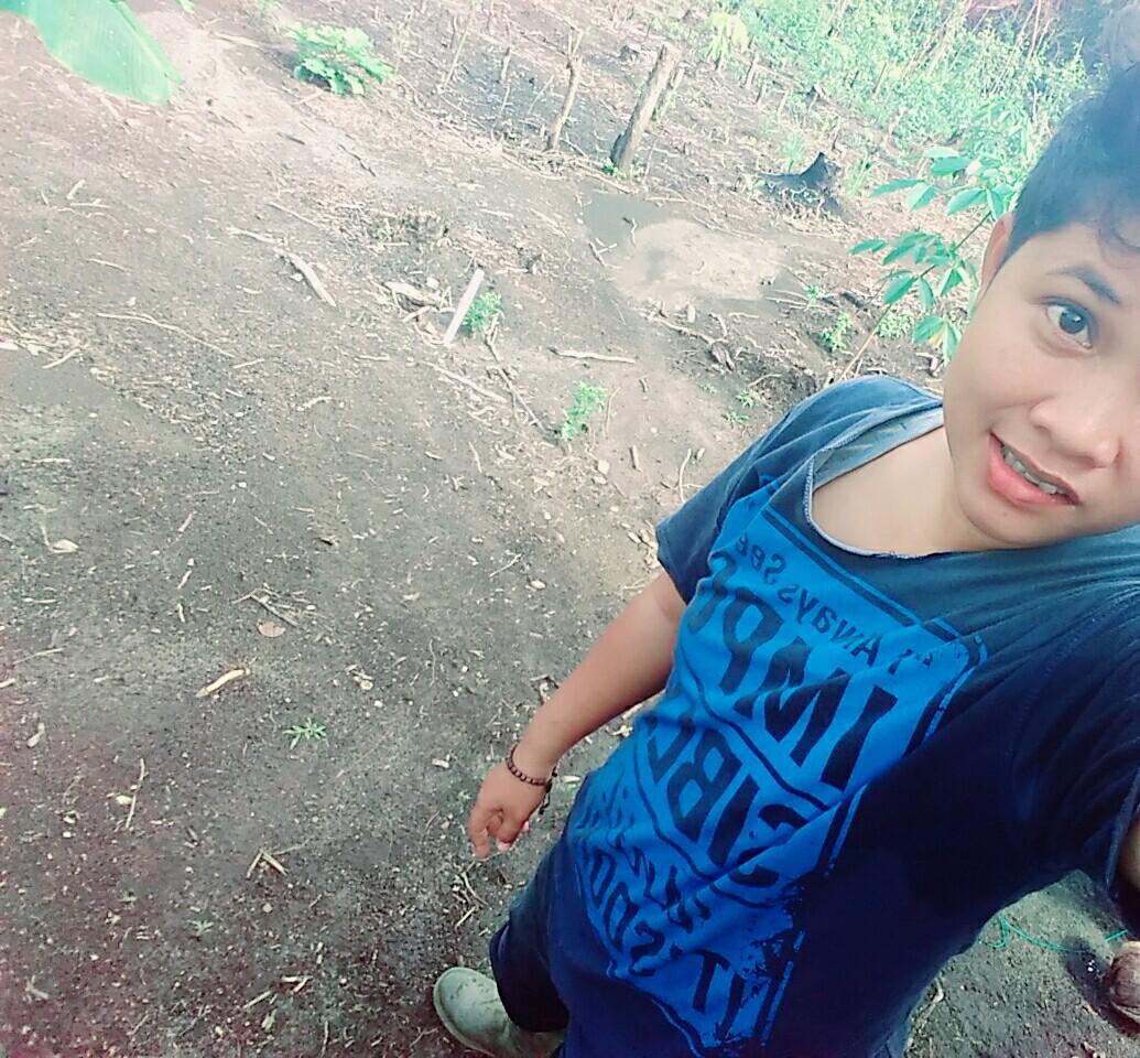 Olan2105's tweet photo. Haha lucu kx lihat tingkah adc q sampai kecebur sungai https://t.co/mvZFhZqpEE