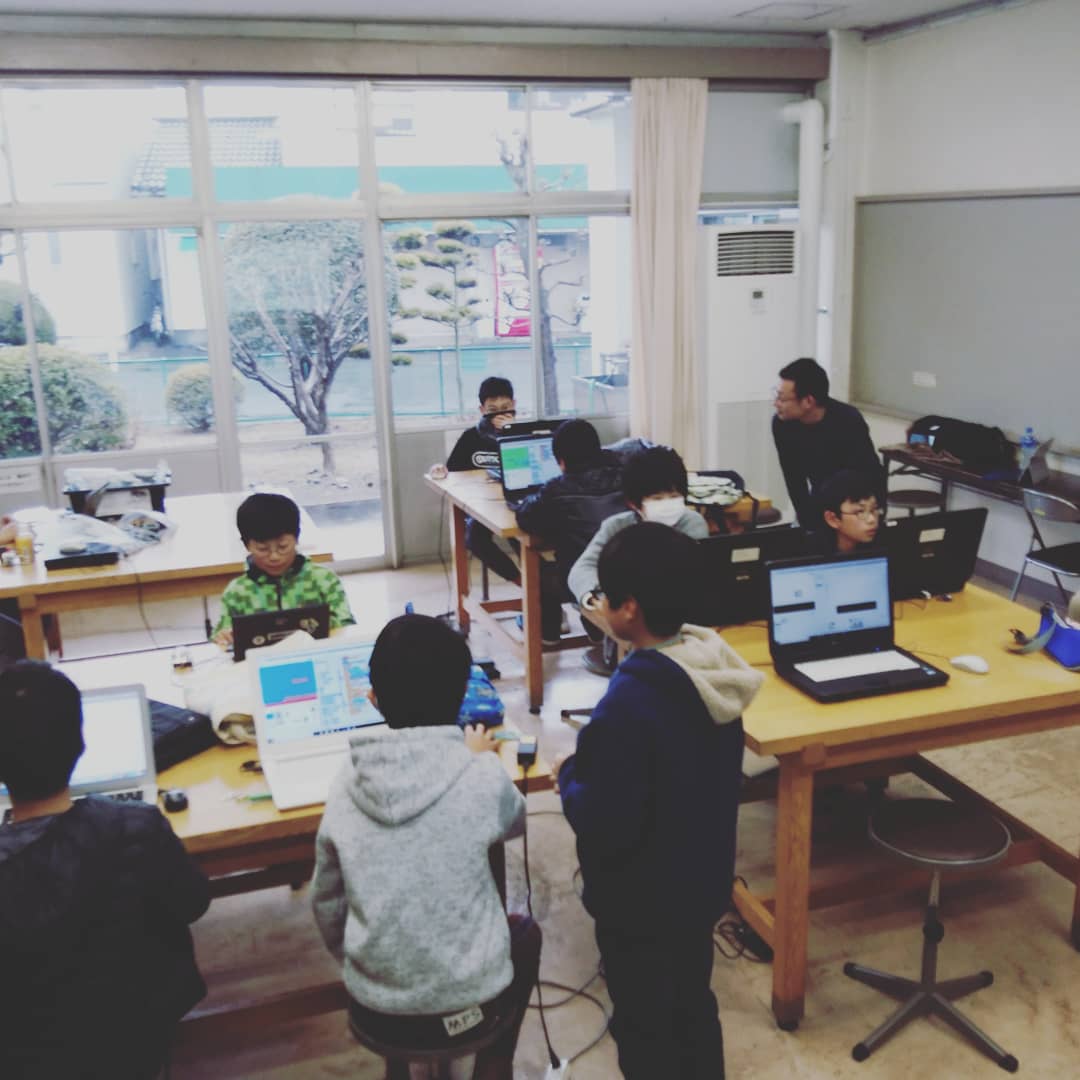 CoderDojoKonan_'s tweet image. #coderdojo岡南 こんな感じでやってます。 #coderdojo