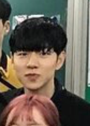 furbyfah's tweet image. ลูกอยู่ซ้ายสุดนะ...แต่คนขวาสุดนั้น มีค่าเทอมมหาลัยรึยังคะ /ป้องปากตะโกน