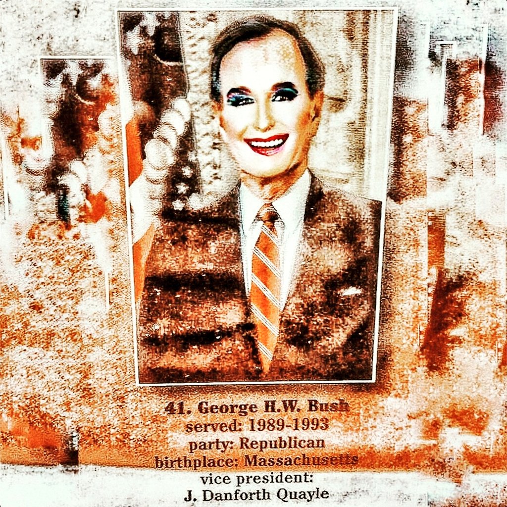 #georgehw #bush #President #makeover #PhotoOfTheDay #NationalPizzaDay