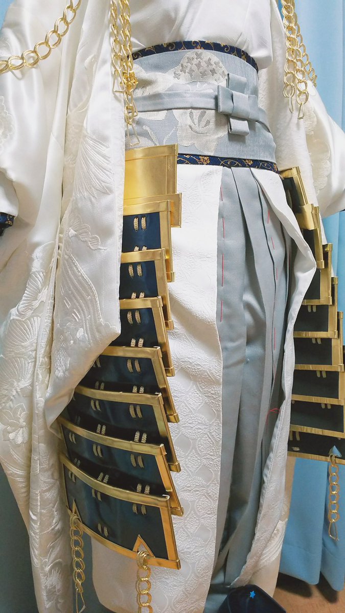 つばさ いまさら鶴丸の衣装がなんでこんな伸びてるんだって思って きれいな衣装作ってる方たくさんいるし白無垢 を素材にしてるのもみたことあるのでそんな珍しいことではないし 鎖編んでる方も見たことある 鶴丸国永ってすごいな