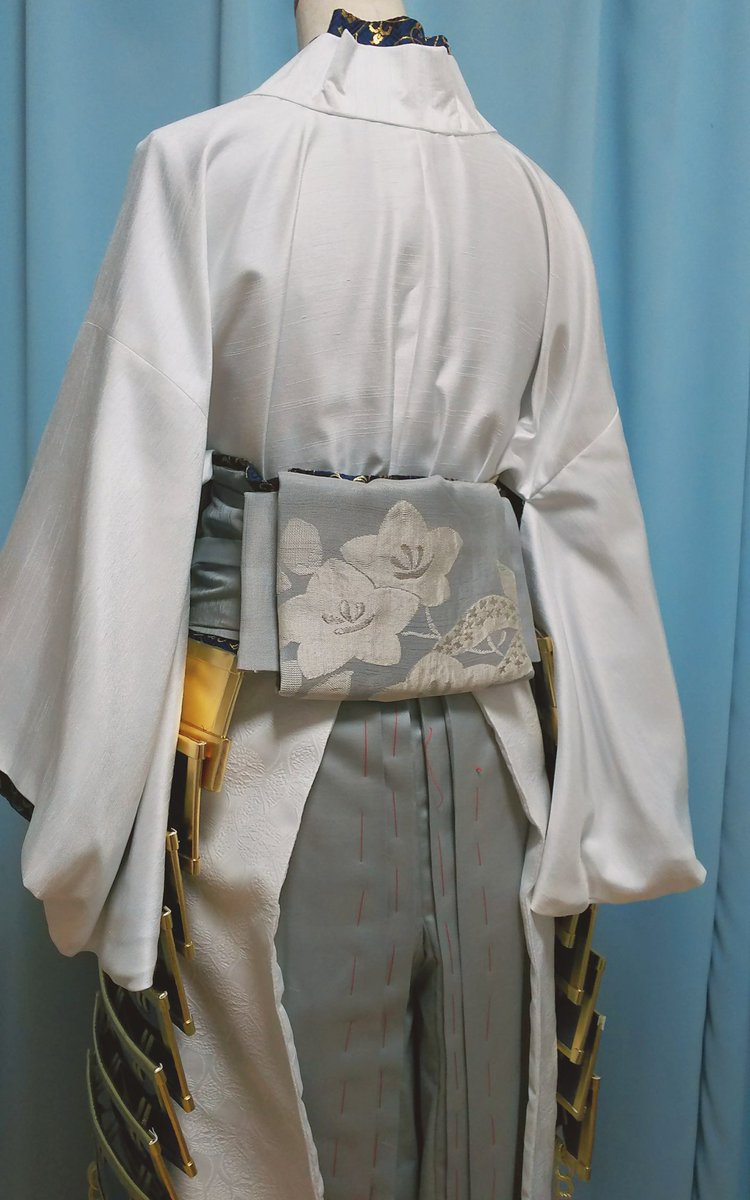 つばさ いまさら鶴丸の衣装がなんでこんな伸びてるんだって思って きれいな衣装作ってる方たくさんいるし白無垢 を素材にしてるのもみたことあるのでそんな珍しいことではないし 鎖編んでる方も見たことある 鶴丸国永ってすごいな