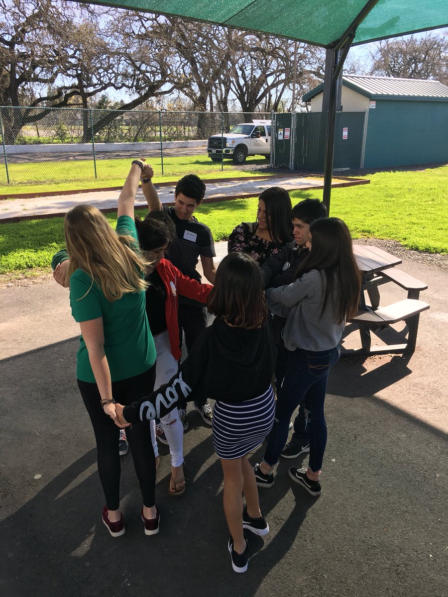 j_a_hutchinson's tweet photo. #ForumFriday is a great end to the week @SVHSDragons @unitedbyplus @svhslinkcrew https://t.co/3ddHn502ry