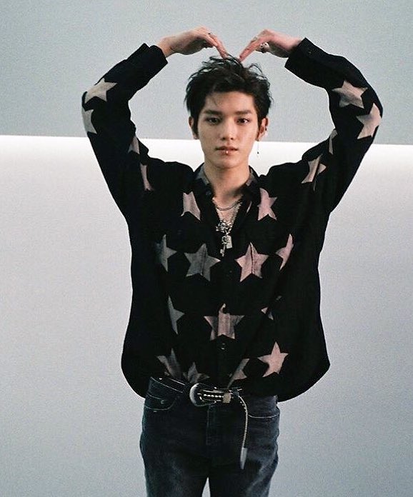 YISOOWHO's tweet photo. @.JULiETNOCAPULET: i’m so in love with yisoo. they’re better than me in every way! i’m obsessed. ignore anything else i say. https://t.co/EMjvHEoJNP