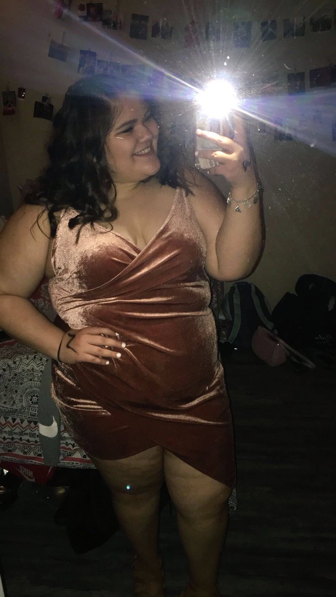 ashlie_bautista's tweet image. so last night, I wore something that I never thought I would wear. I’m very insecure but with the help of my amazing friends for hyping me up, i was able to wear it and gained a little bit more confidence in myself. ❣️