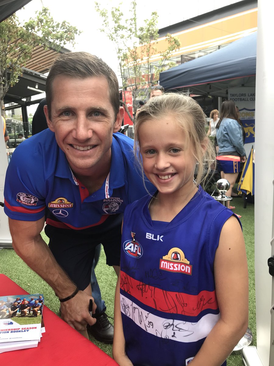 Strings2273's tweet photo. Great work @westernbulldogs and @sonsofthewest Josh Dunkley and Dale Morris were awesome as usual and the kids loved it. #qualityblokes #GoDogs๐ดโช๏ธ๐ต https://t.co/cI8zeuENaf