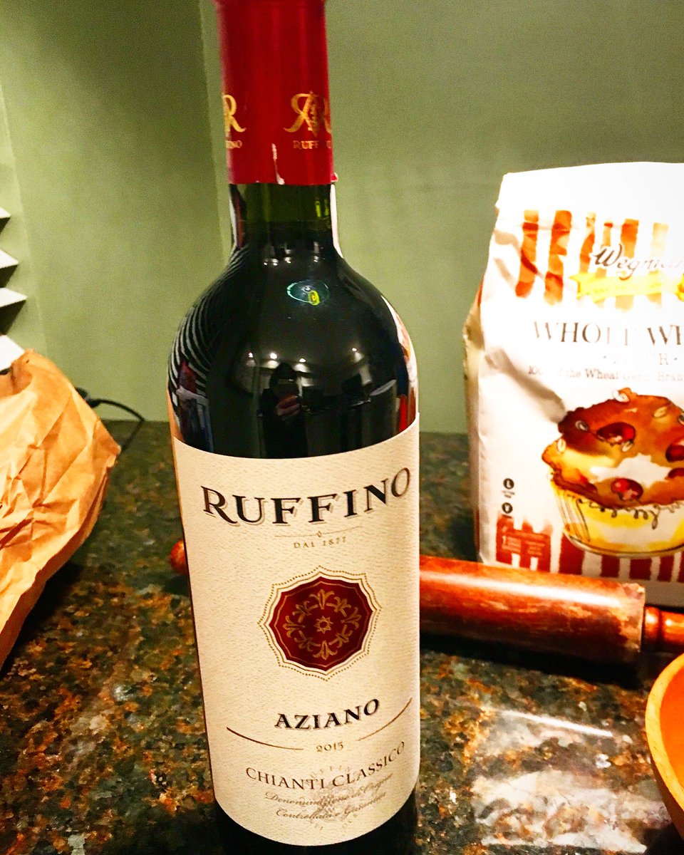 jojopierrard's tweet photo. Enjoying some Italian Classico with homemade pizza!🍷🍕😋#ruffino #aziano #2015 #chianticlassico #redwine #wine #fridaynight #fridaynightwithfriends https://t.co/1FnYt6JcC7