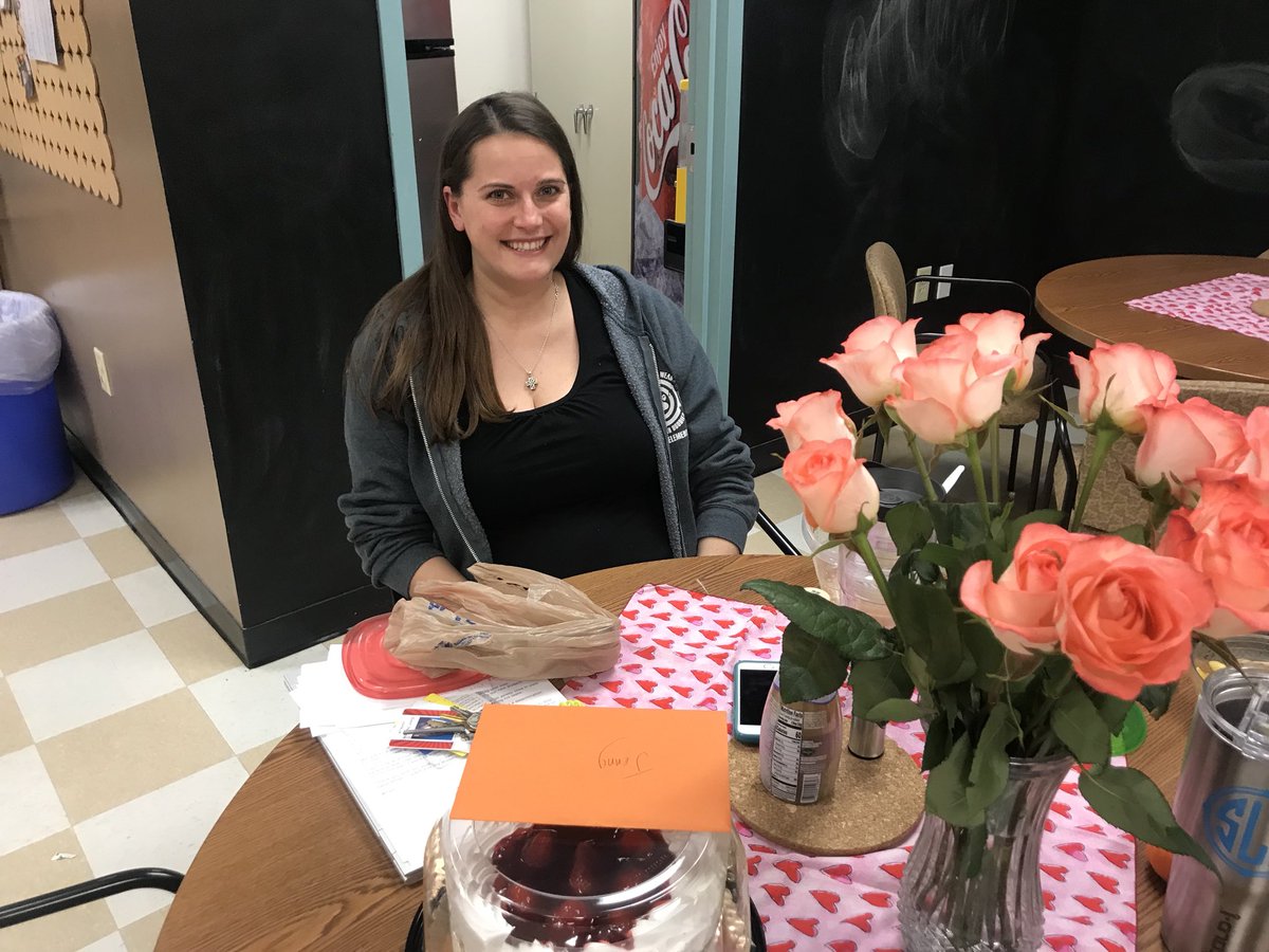 PrincipalRA's tweet photo. Celebrating @CenCounselorJJ during counselor week! We are so blessed to have her on our team @CentralCFB https://t.co/9Rj6p9U1VG