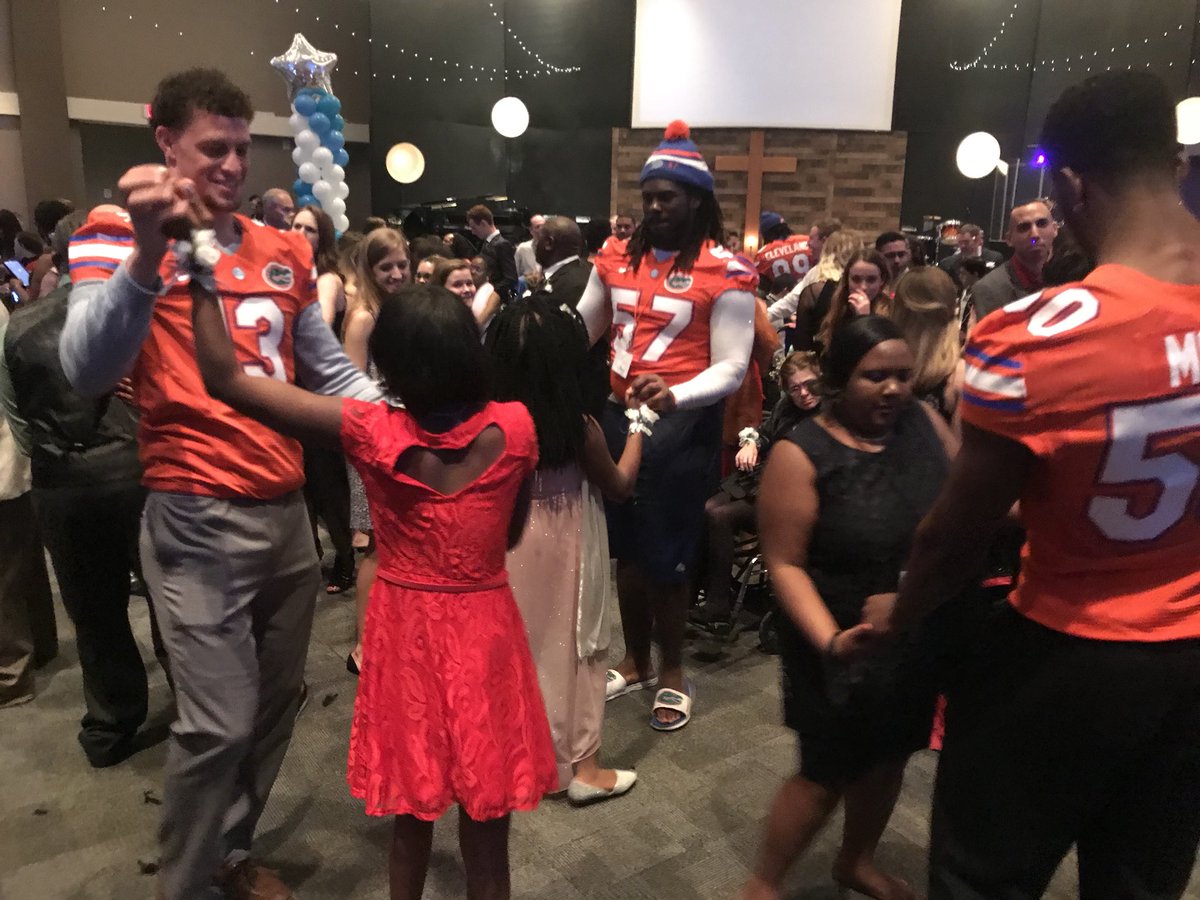 CoachDanMullen's tweet image. #NightToShine2018 Our Gator Football Family had the time of our lives tonight! Honored to spend such a special evening with The Kings and Queens.