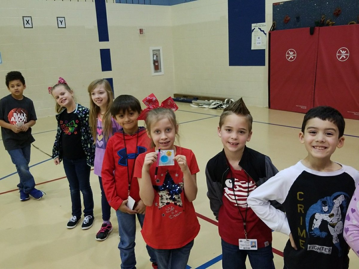 vanderson_mrs's tweet image. All these cute #superinsecond graders!