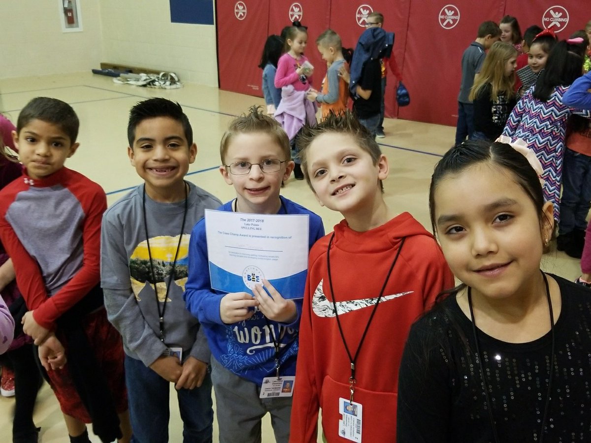 vanderson_mrs's tweet image. All these cute #superinsecond graders!