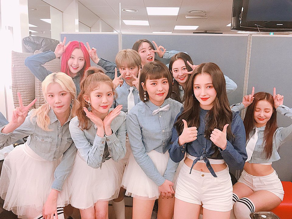 meiru_nukumi36's tweet photo. わたくし鯖ペンのめいるは
MOMOLANDにハマってしまっている今、、ONCE兼メリーゴーランドとして生きていきます❗
#MOMOLAND #MMLD好きな人と猛烈に絡みたくて絡みたくて仕方がないのでMMLD好きな人がRTしてくれたらフォローしますのでこれを見たMMLD好きな人は是非RT拡散してください #MMLD https://t.co/y2pWPwoLBO