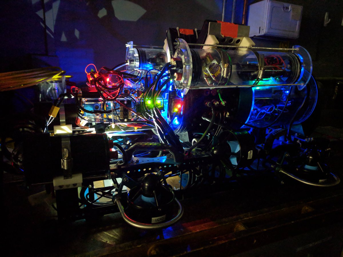PalouseRobosub's tweet photo. #PalouseRobosub is getting Cobalt ready for another pool test tomorrow at Gibb Pool! #GoCougs @AUVSI @WSUVoiland https://t.co/m9rJKSA3Lk