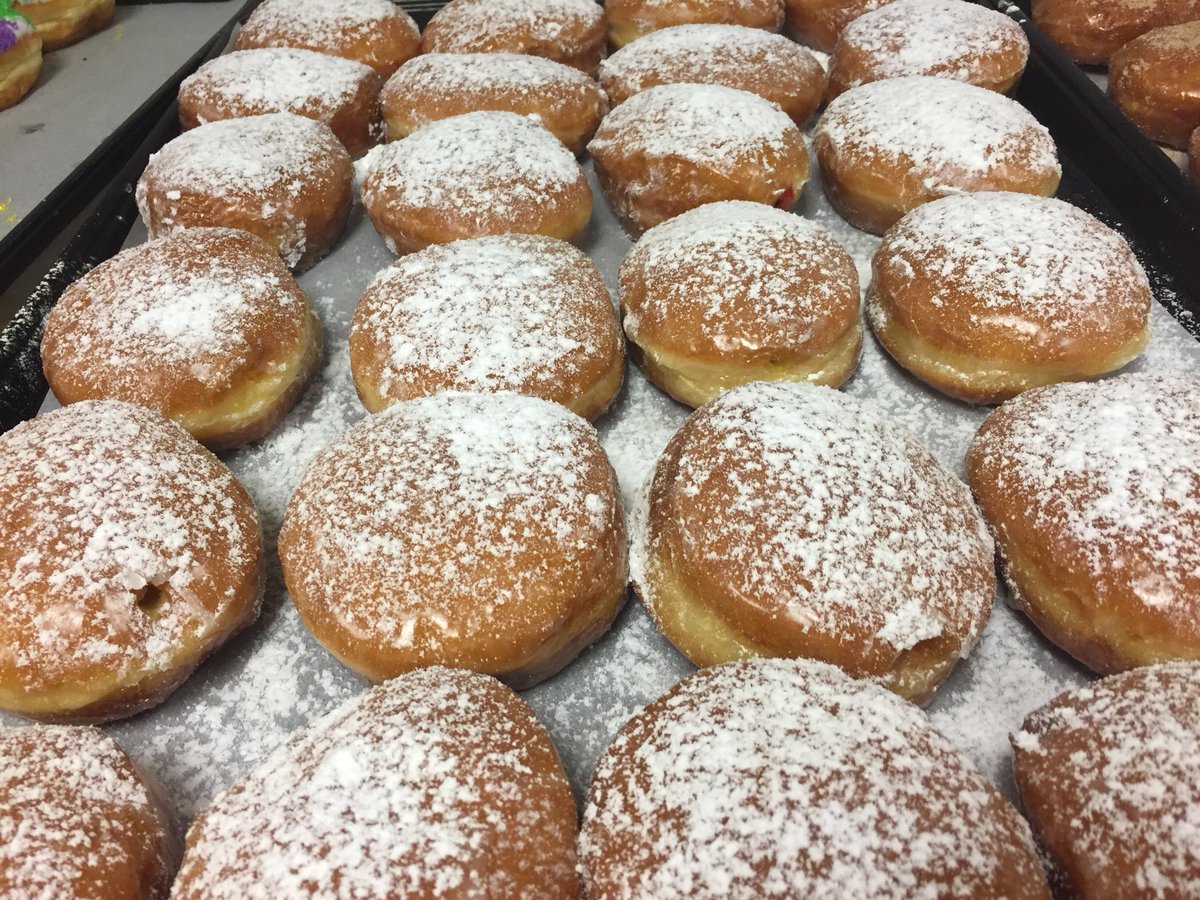 jupiterdonuts's tweet photo. PACZKI  time !!   Once a year we make these special pastries for Fat Tuesday at the Jupiter and Royal palm beach locations   King Cake and PACZKI’s  @KVJShow @CBS12 #fattuesday #paczki #kingcake #Donut #jupiterdonuts #getyousome https://t.co/tRJllA9nMK