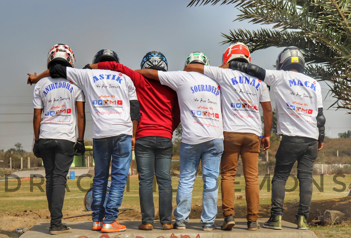 dragging_demons's tweet photo. Families that race together stay together.😁
#bikersofasansol #bikelife #beautiful #swag #ride #love #motorcycle #draggingdemons #india https://t.co/3m7sbNs8vR