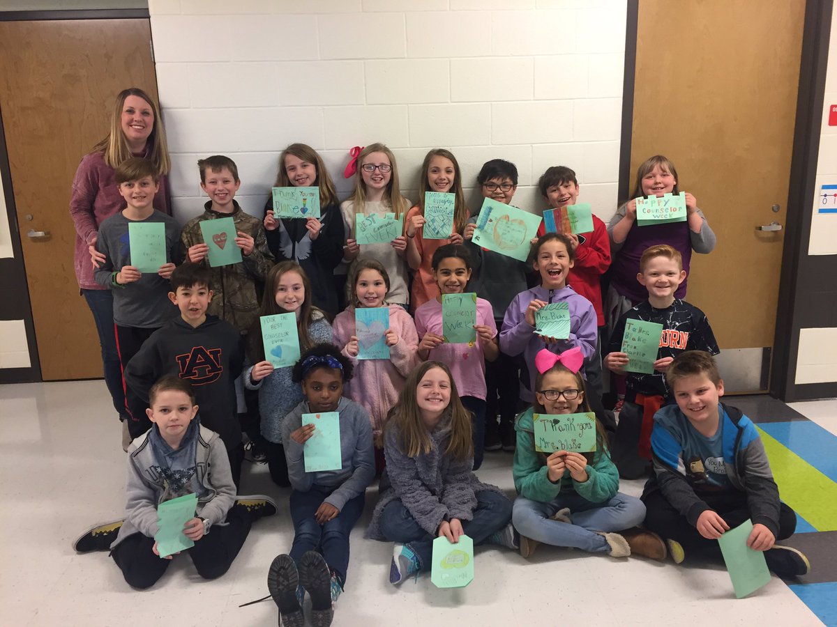 Lauren_L_Blake's tweet photo. Every 4th grade class surprised me today with these hand made cards. I have loved reading them all! #NSCW2018 #MESkind https://t.co/DPnBzMYOzw