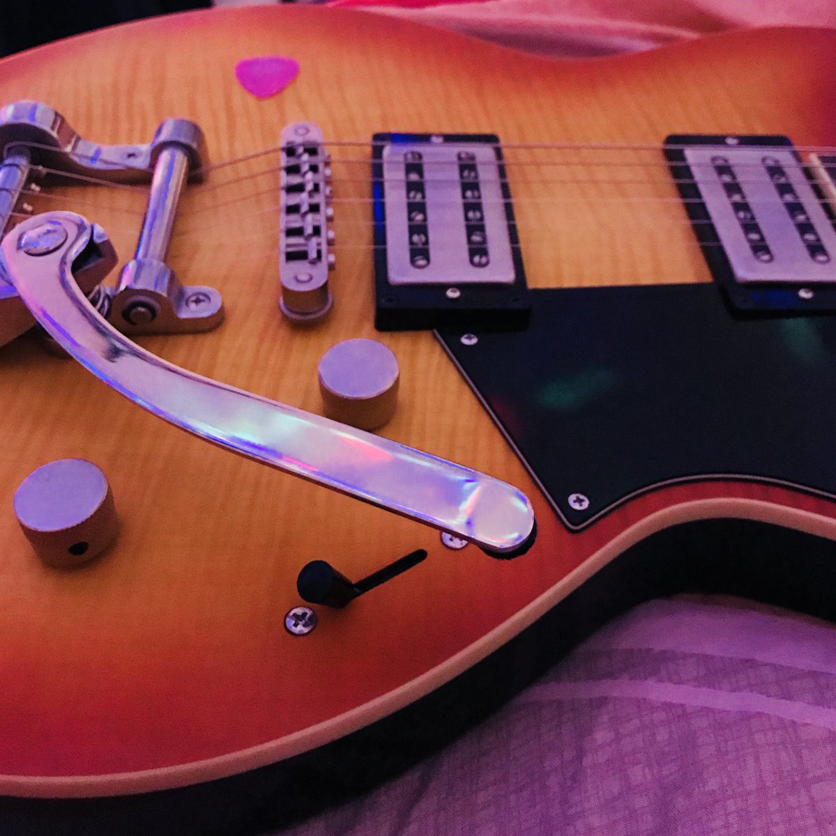 The_Navettes's tweet photo. Some very late night writing happening right now👌🏻👄
@YamahaUK @YamahaGuitarsEU @YamahaMusicEU #TestDriveRevstar https://t.co/dSgmmFqtK9