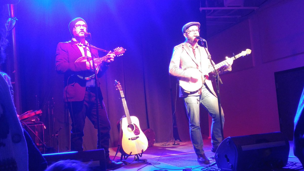 RYSINGTYDES's tweet photo. Great night at @MillsHardware last night with @devarrowtheband &amp; @OldManLuedecke #HamOnt https://t.co/XgyDQmlMwJ